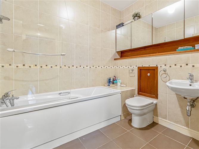 27 Fortunes Lawn, Citywest,   Dublin 24