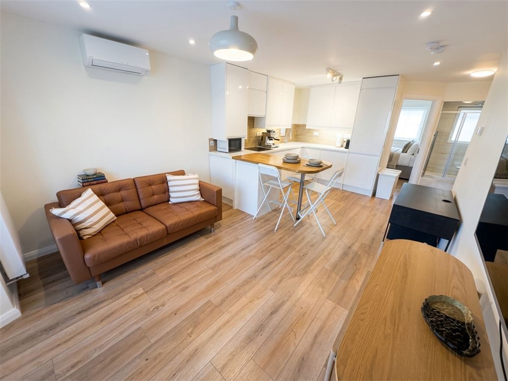 1 Carlyle House, Howth,   Dublin 13