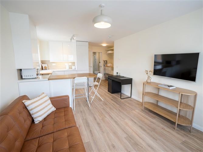 1 Carlyle House, Howth,   Dublin 13