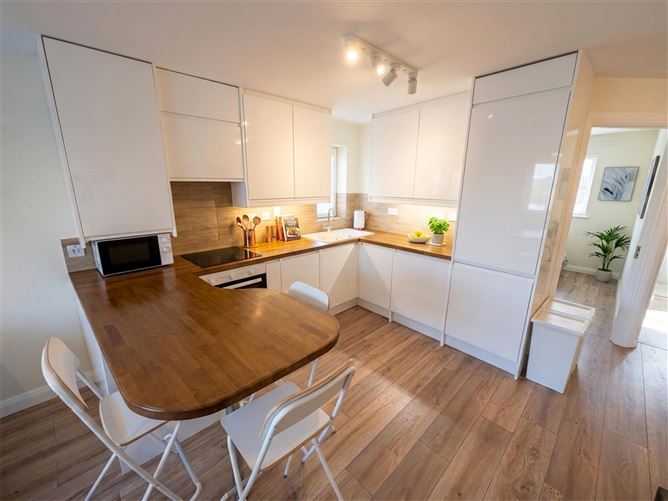 1 Carlyle House, Howth,   Dublin 13