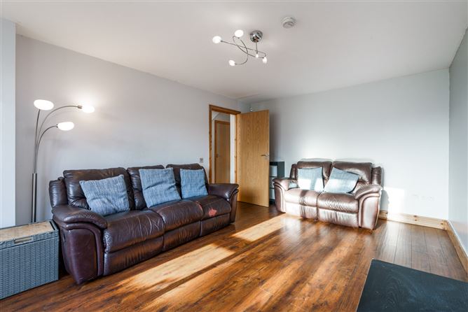 12 Castlegate Park, Adamstown, Co.Dublin