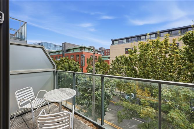 11 Hanover Quarter, Grand Canal Dk, Dublin 2