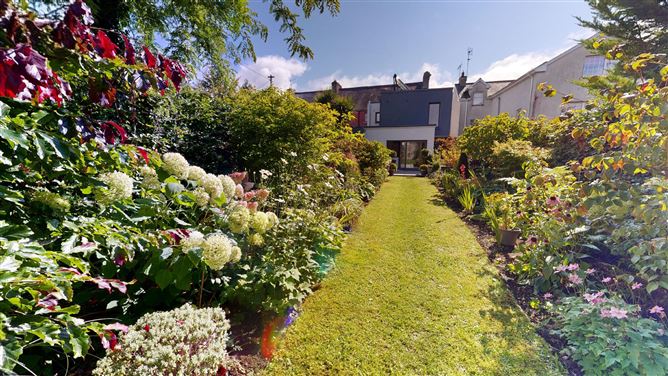 Upper Main Street, Abbeyleix, Laois