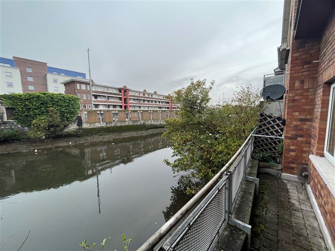 2 Cadogan Court , Fairview, Dublin 3