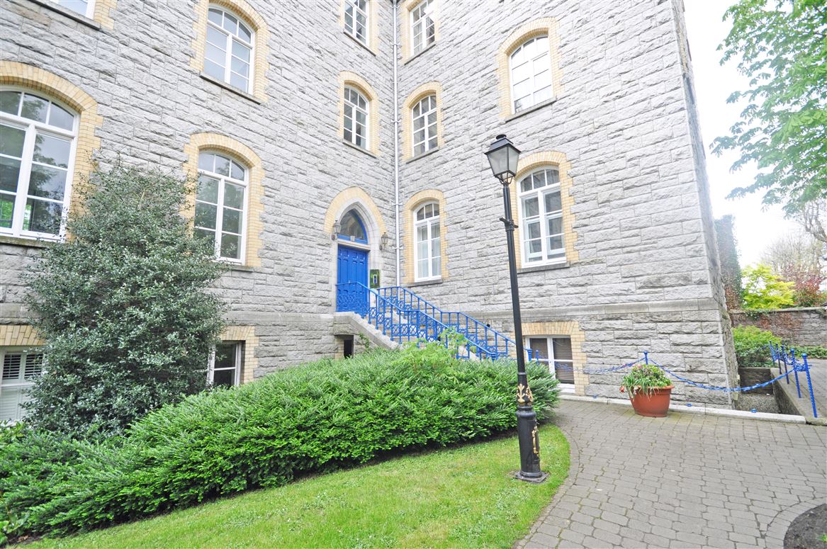 83 Hybreasal House, South Circular Road, Dublin 8