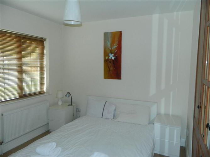 24 Mac Raghnaill Court, Lough Rynn, Mohill, Leitrim, Leitrim