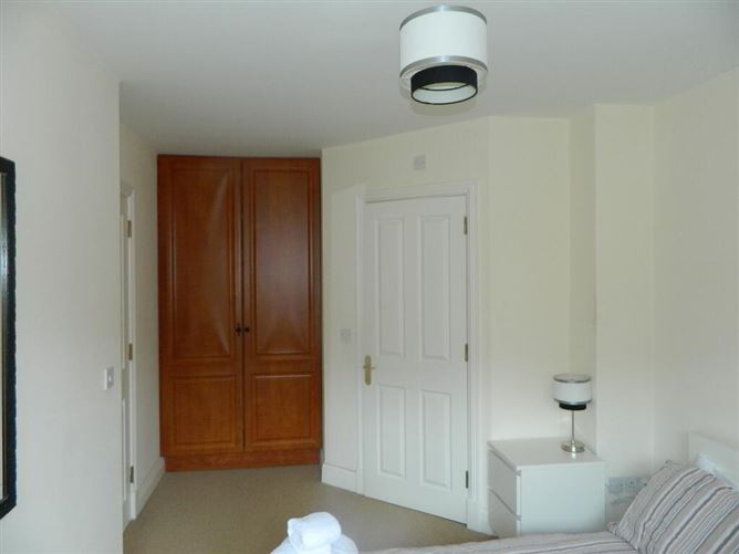 24 Mac Raghnaill Court, Lough Rynn, Mohill, Leitrim, Leitrim