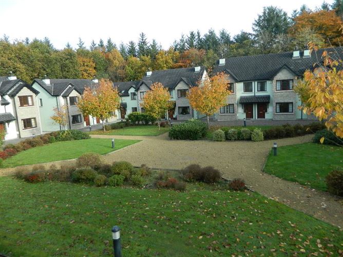 24 Mac Raghnaill Court, Lough Rynn, Mohill, Leitrim, Leitrim