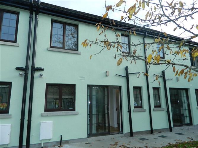 24 Mac Raghnaill Court, Lough Rynn, Mohill, Leitrim, Leitrim