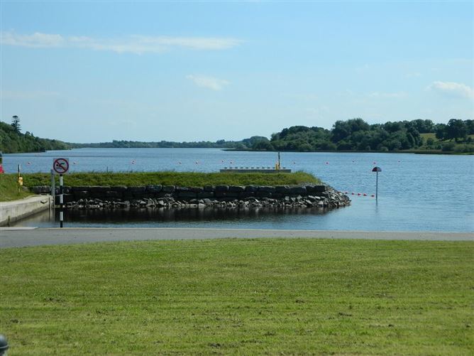 24 Mac Raghnaill Court, Lough Rynn, Mohill, Leitrim, Leitrim