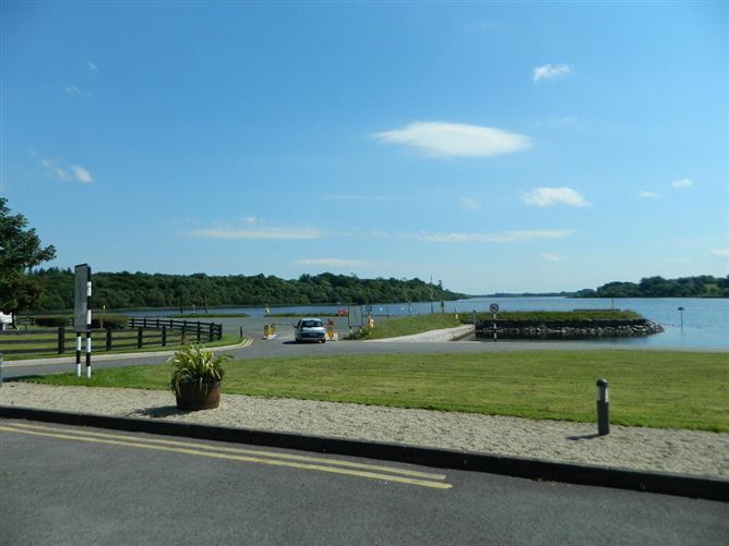 24 Mac Raghnaill Court, Lough Rynn, Mohill, Leitrim, Leitrim