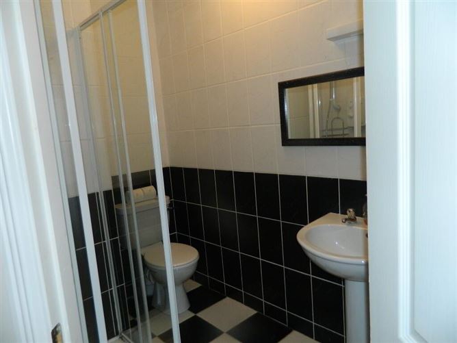 24 Mac Raghnaill Court, Lough Rynn, Mohill, Leitrim, Leitrim