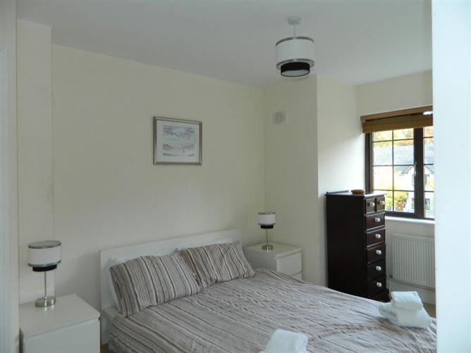 24 Mac Raghnaill Court, Lough Rynn, Mohill, Leitrim, Leitrim