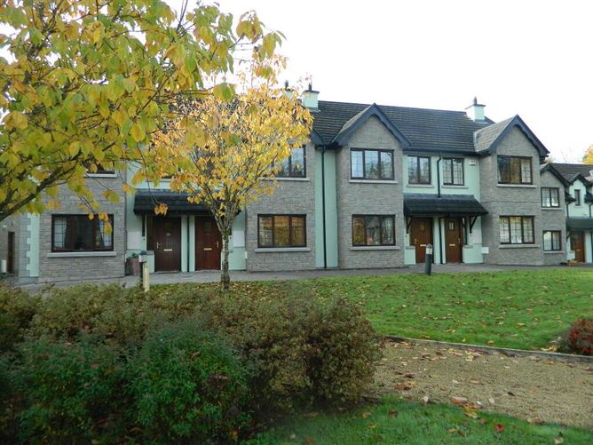 24 Mac Raghnaill Court, Lough Rynn, Mohill, Leitrim, Leitrim