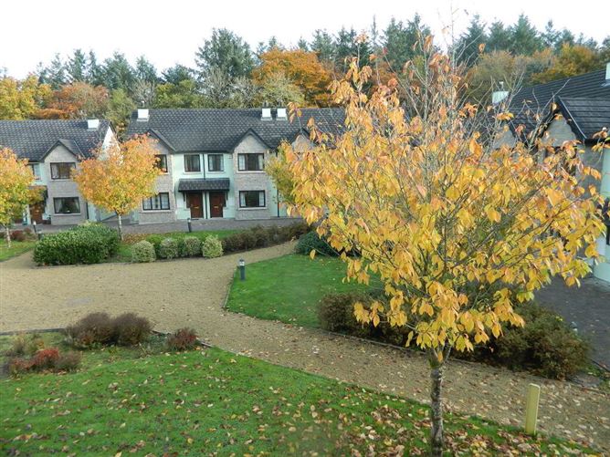 24 Mac Raghnaill Court, Lough Rynn, Mohill, Leitrim, Leitrim