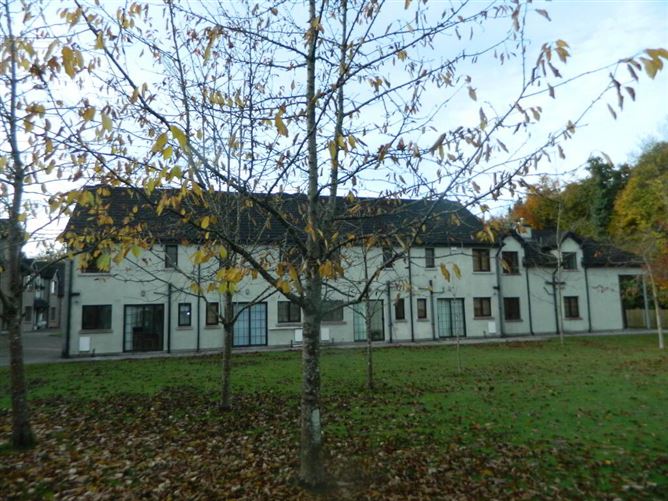 24 Mac Raghnaill Court, Lough Rynn, Mohill, Leitrim, Leitrim
