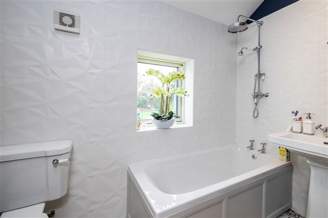 2 Moyola Mews, Lower Churchtown Road, Churchtown, Dublin 14