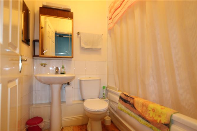 3 Viking Wharf, Railway Square, Enniscorthy, Co. Wexford.