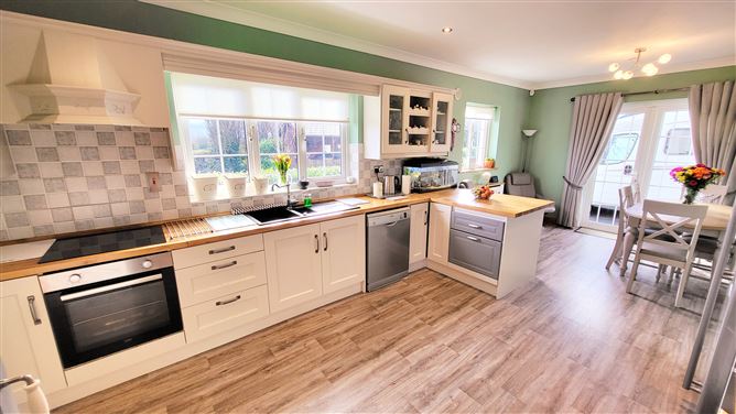 19 River Oaks, Riverstown, Birr, Offaly