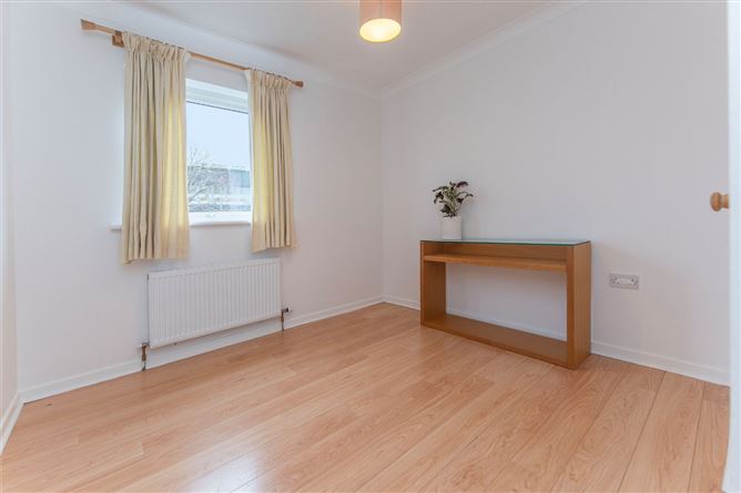 18 Rockbarton Court, Salthill, Galway