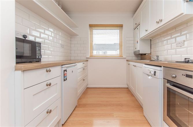 18 Rockbarton Court, Salthill, Galway