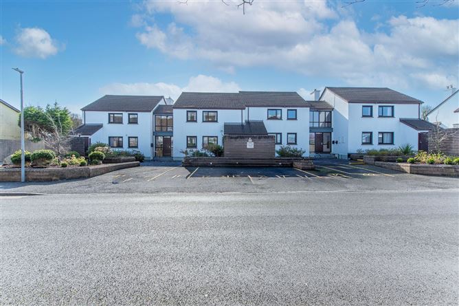 18 Rockbarton Court, Salthill, Galway