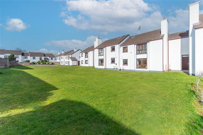 18 Rockbarton Court, Salthill, Galway