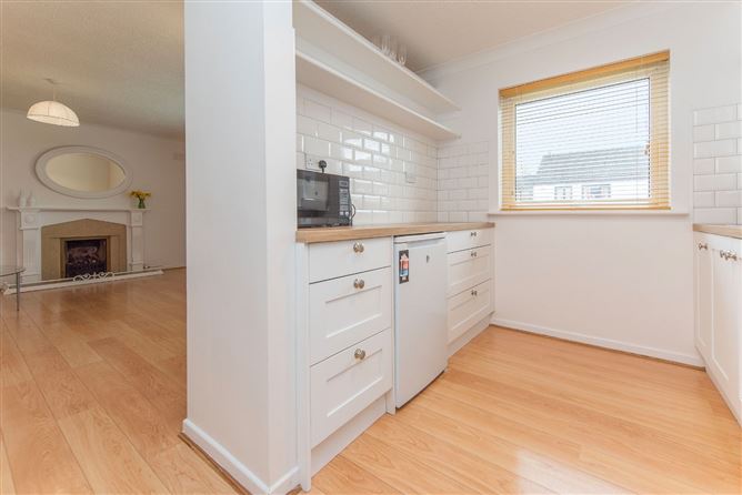 18 Rockbarton Court, Salthill, Galway