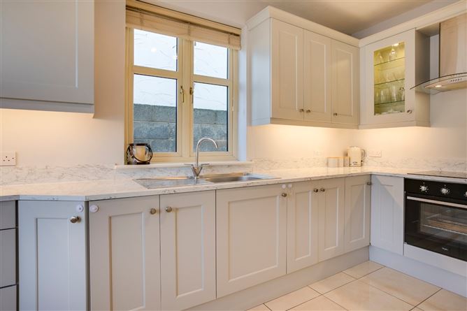 54 Brookfield Green, Kimmage, Dublin 12