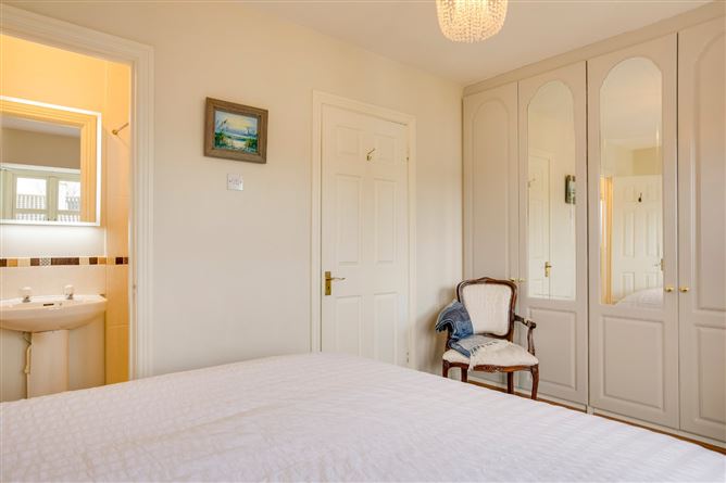 54 Brookfield Green, Kimmage, Dublin 12