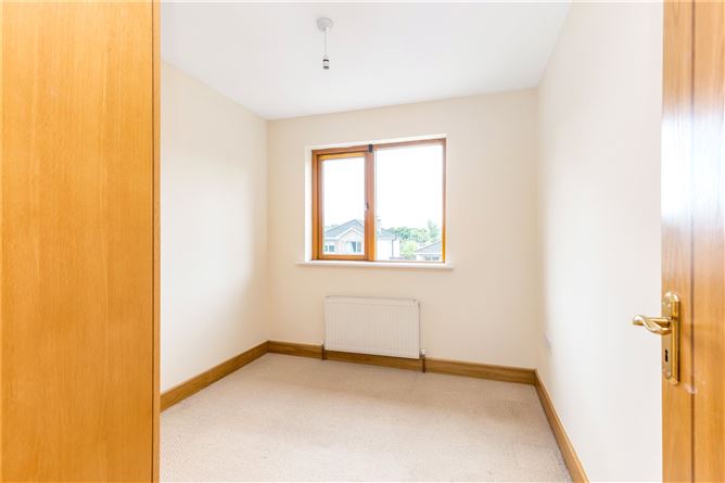 2 Landsdowne Manor, Swellan Lower, Cavan