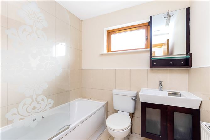 2 Landsdowne Manor, Swellan Lower, Cavan