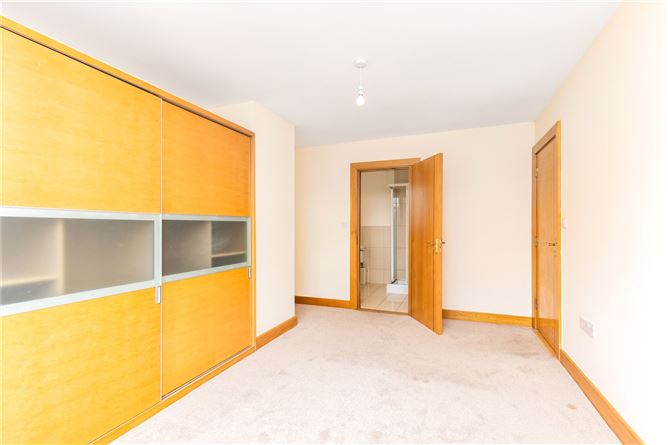 2 Landsdowne Manor, Swellan Lower, Cavan
