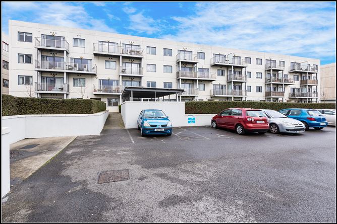 17 SANTRY WAY , Santry, Dublin 9