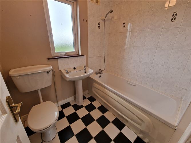 17 Dun Na Hinse, Lahinch Road, Ennis, Co. Clare