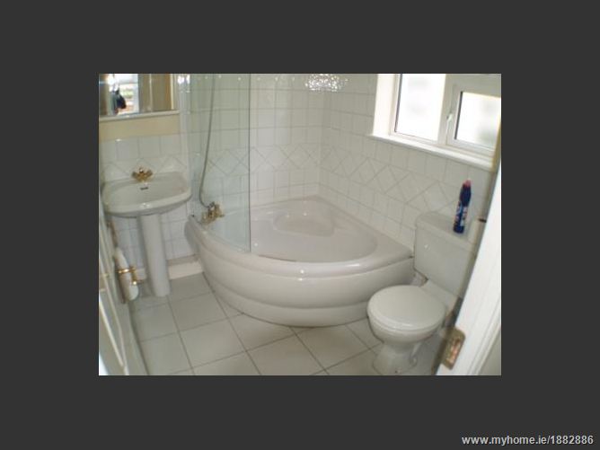 Photo 11 of 15 — 19 Ash Park Heath, Lucan, Co. Dublin