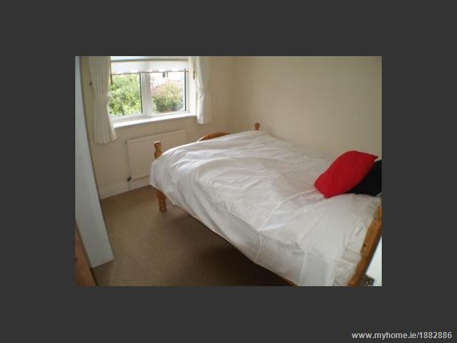 Photo 8 of 15 — 19 Ash Park Heath, Lucan, Co. Dublin