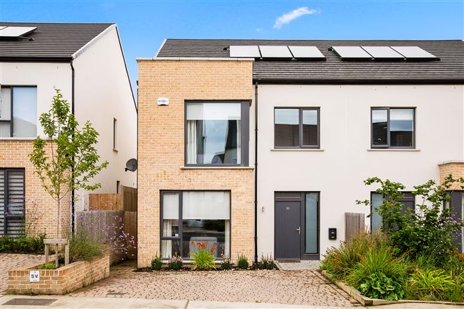 52 The Avenue, Scholarstown, Rathfarnham, Dublin 16