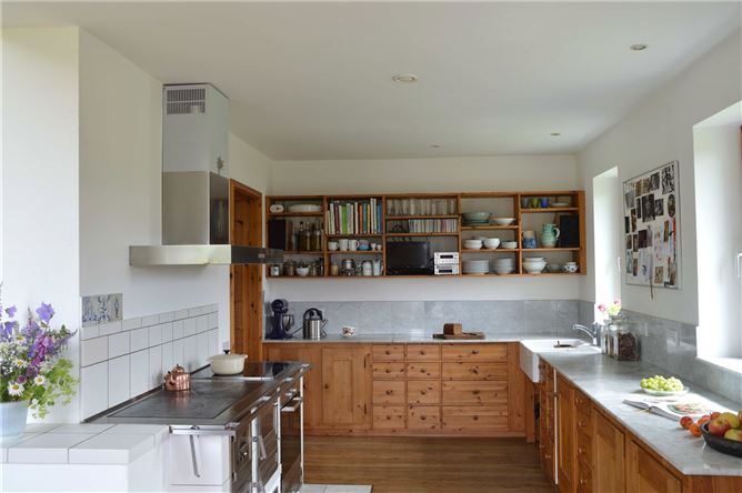 Robins Farm, Knocknaboolagh, Killorglin, Co. Kerry