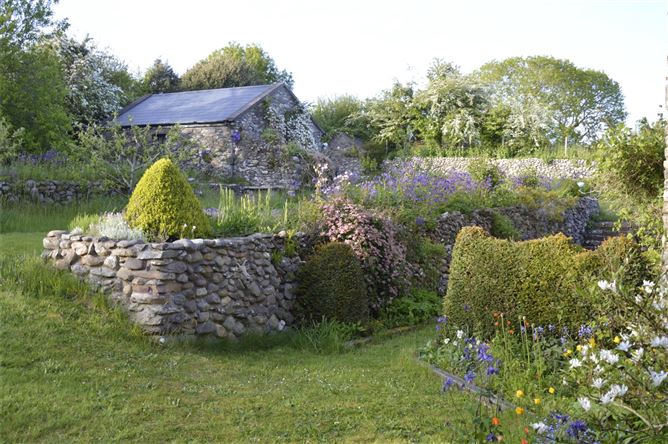 Robins Farm, Knocknaboolagh, Killorglin, Co. Kerry