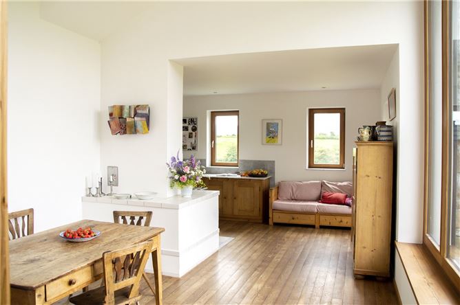 Robins Farm, Knocknaboolagh, Killorglin, Co. Kerry