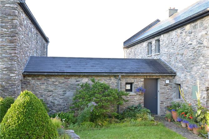 Robins Farm, Knocknaboolagh, Killorglin, Co. Kerry