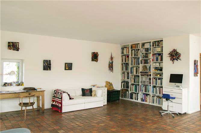 Robins Farm, Knocknaboolagh, Killorglin, Co. Kerry