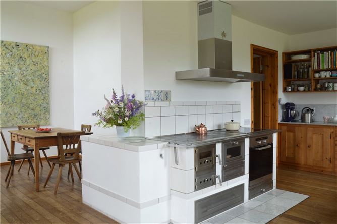 Robins Farm, Knocknaboolagh, Killorglin, Co. Kerry