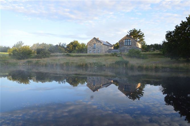 Robins Farm, Knocknaboolagh, Killorglin, Co. Kerry