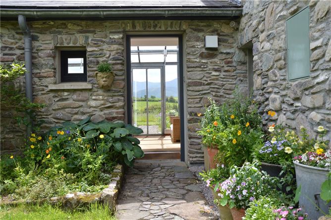 Robins Farm, Knocknaboolagh, Killorglin, Co. Kerry