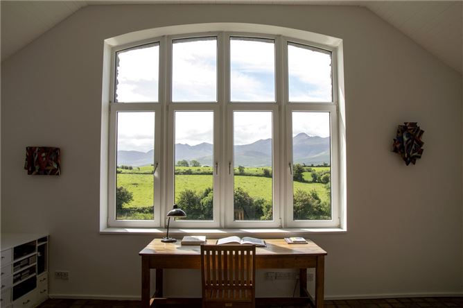 Robins Farm, Knocknaboolagh, Killorglin, Co. Kerry