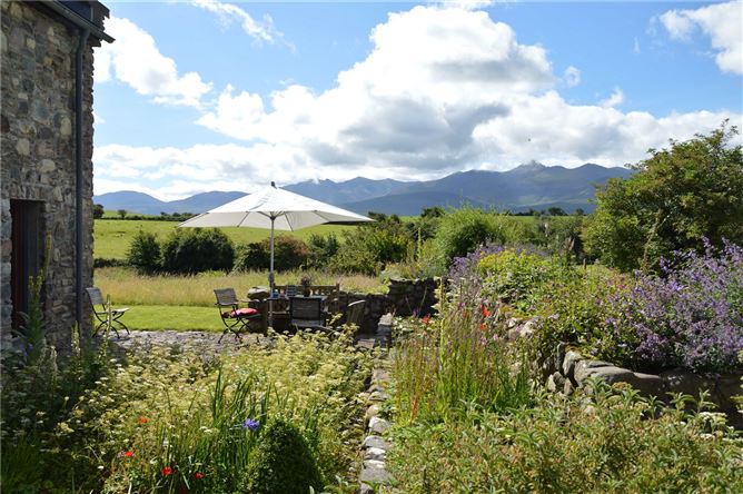 Robins Farm, Knocknaboolagh, Killorglin, Co. Kerry