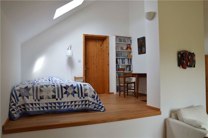 Robins Farm, Knocknaboolagh, Killorglin, Co. Kerry