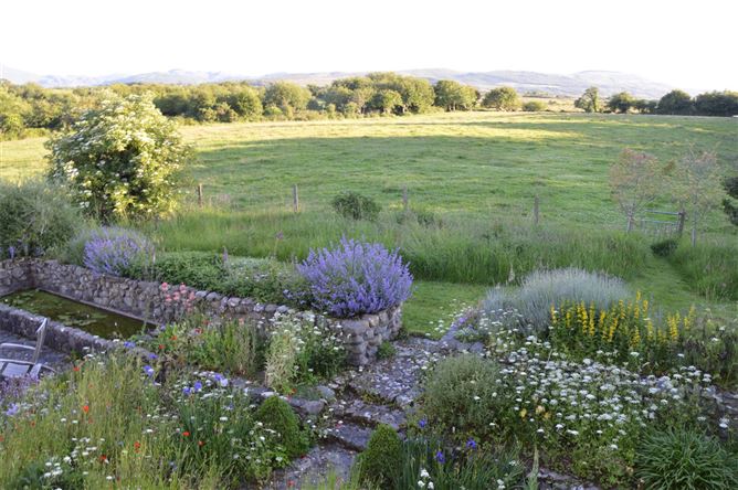 Robins Farm, Knocknaboolagh, Killorglin, Co. Kerry
